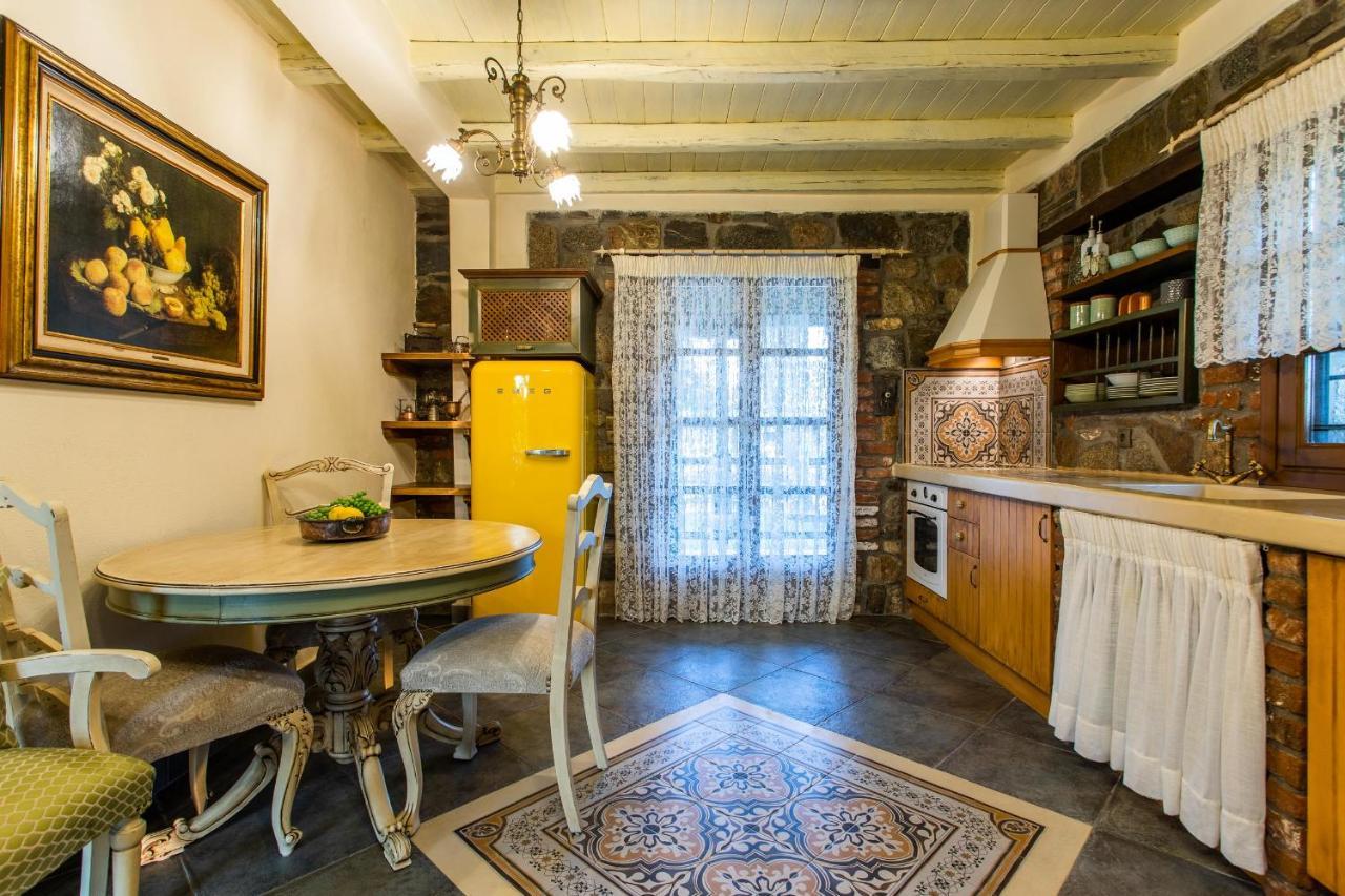 Apartmán Ta Petrina Vourvourou Exteriér fotografie